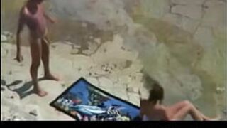 Couple make sex on a nudism beach - Amador Casal transando na praia de nudismo porn video